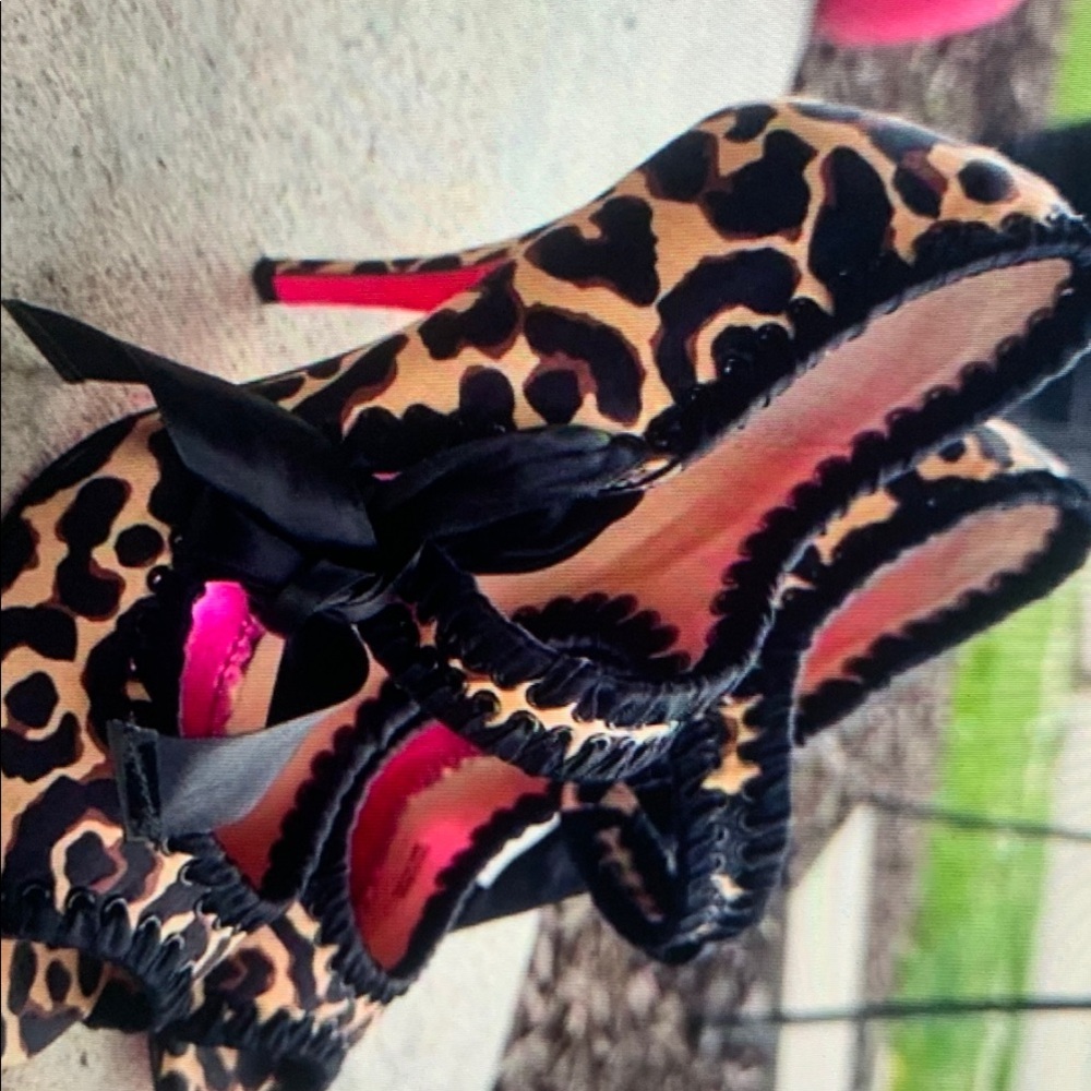 Leopard Print Women's Heels with Black Accents